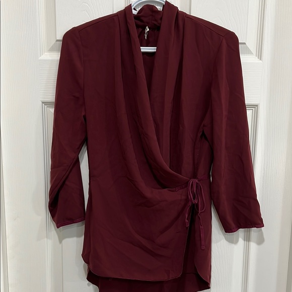 Wilfred Other - (14) Aritzia Wilfred Elegant Burgundy Wrap Top